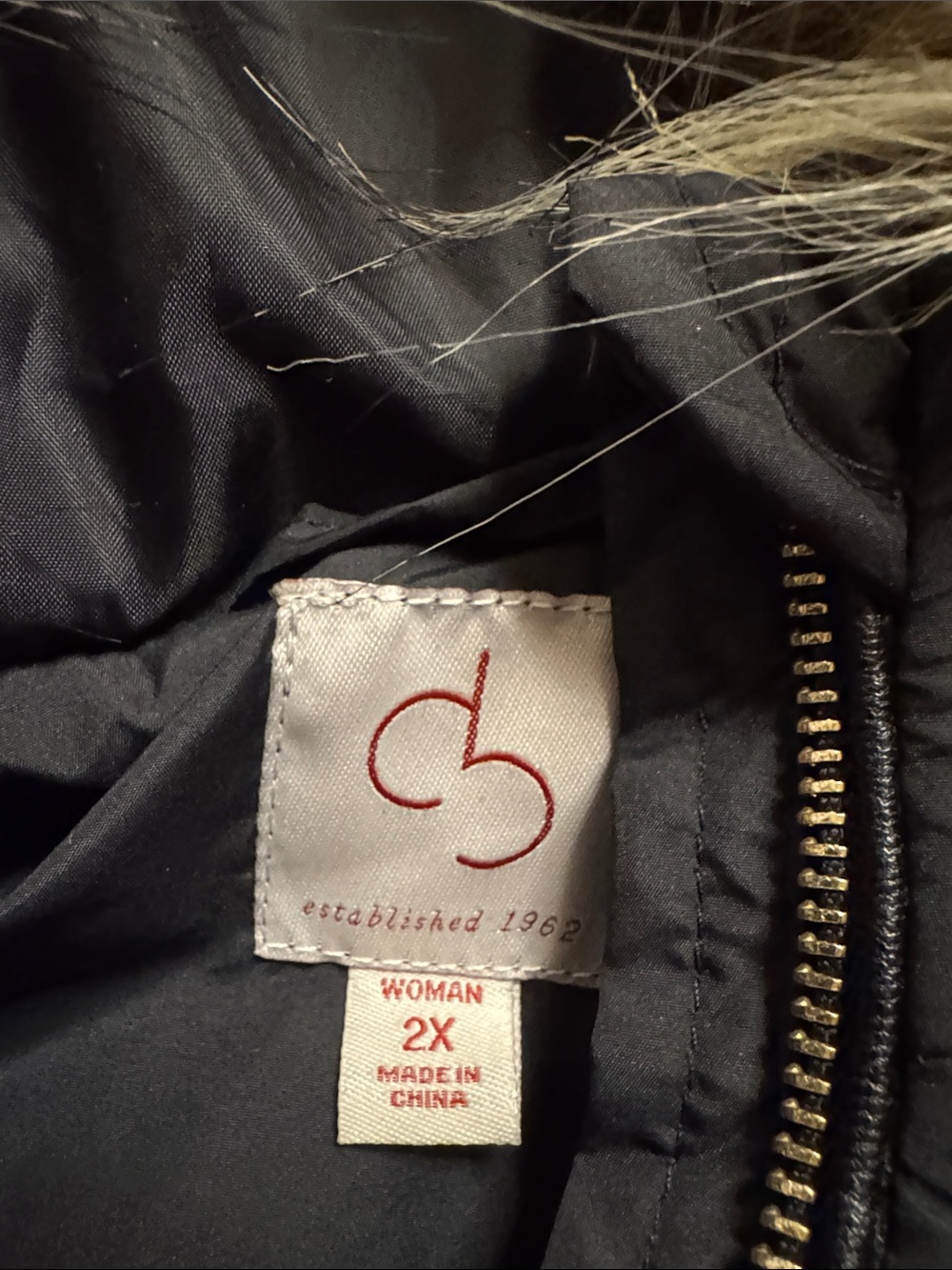 CB Woman Black Quilted Puffer Vest with Faux Fur Trim - Picture 5 of 6